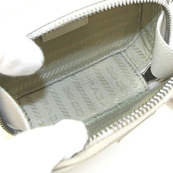 PRADA White Leather Saffiano Shoulder Bag - Picture 3 of 8